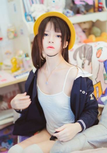手伸进内裤摸屁股吻胸视频_BD高清欧美在线观看