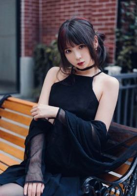 丝袜涩老鸭窝_全集在线观看